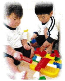 子供達が遊んでいる